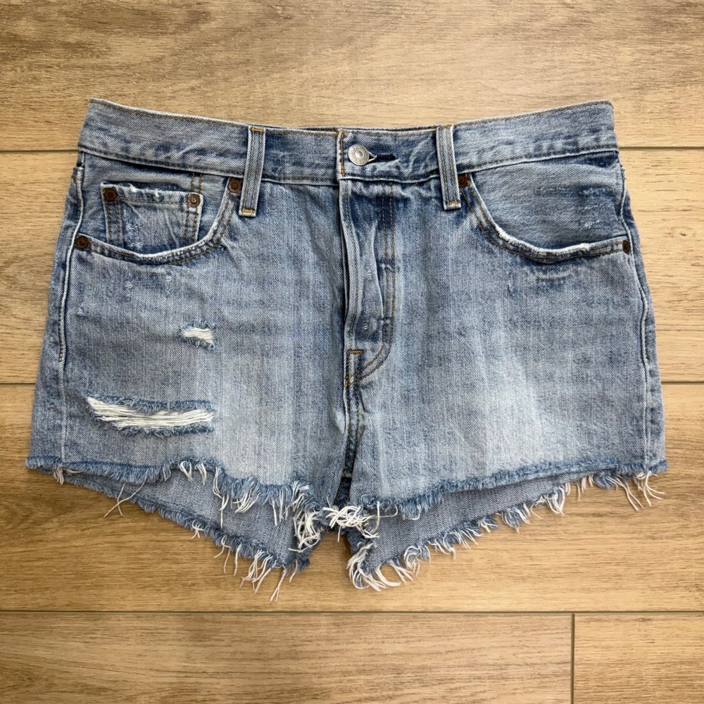 Levis Premium 501 Big E Cutoff Denim Shorts Light Wash Distressed Womens 30